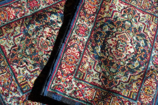 Small Blue Persian Style Rug, 20" x 15.5"