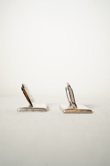Edwardian Sterling Silver and Tortoiseshell Card or Menu Holders Pair with Boar’s Head and Sporting Dog, Birmingham c.1900