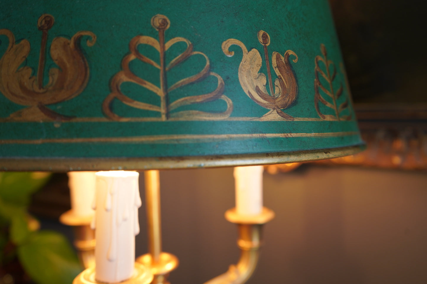 Antique French Bouillotte Lamp with Hand-Painted Tole Shade | Gilt Bronze / Brass Mix, Neoclassical, c.1920