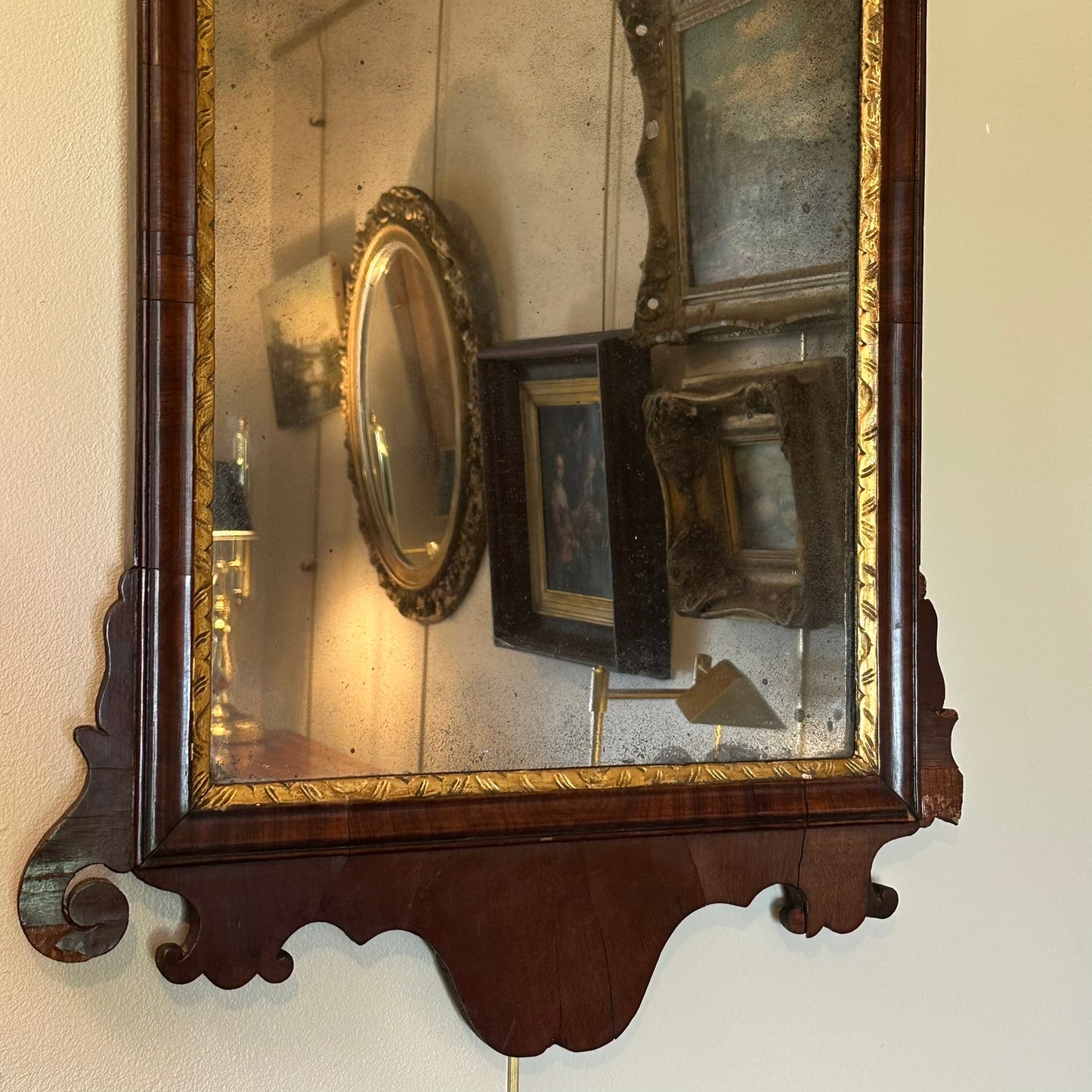 Early 19th Century Federal-Chippendale Style Wall Mirror with Mahogany Veneer and Gilt Details
