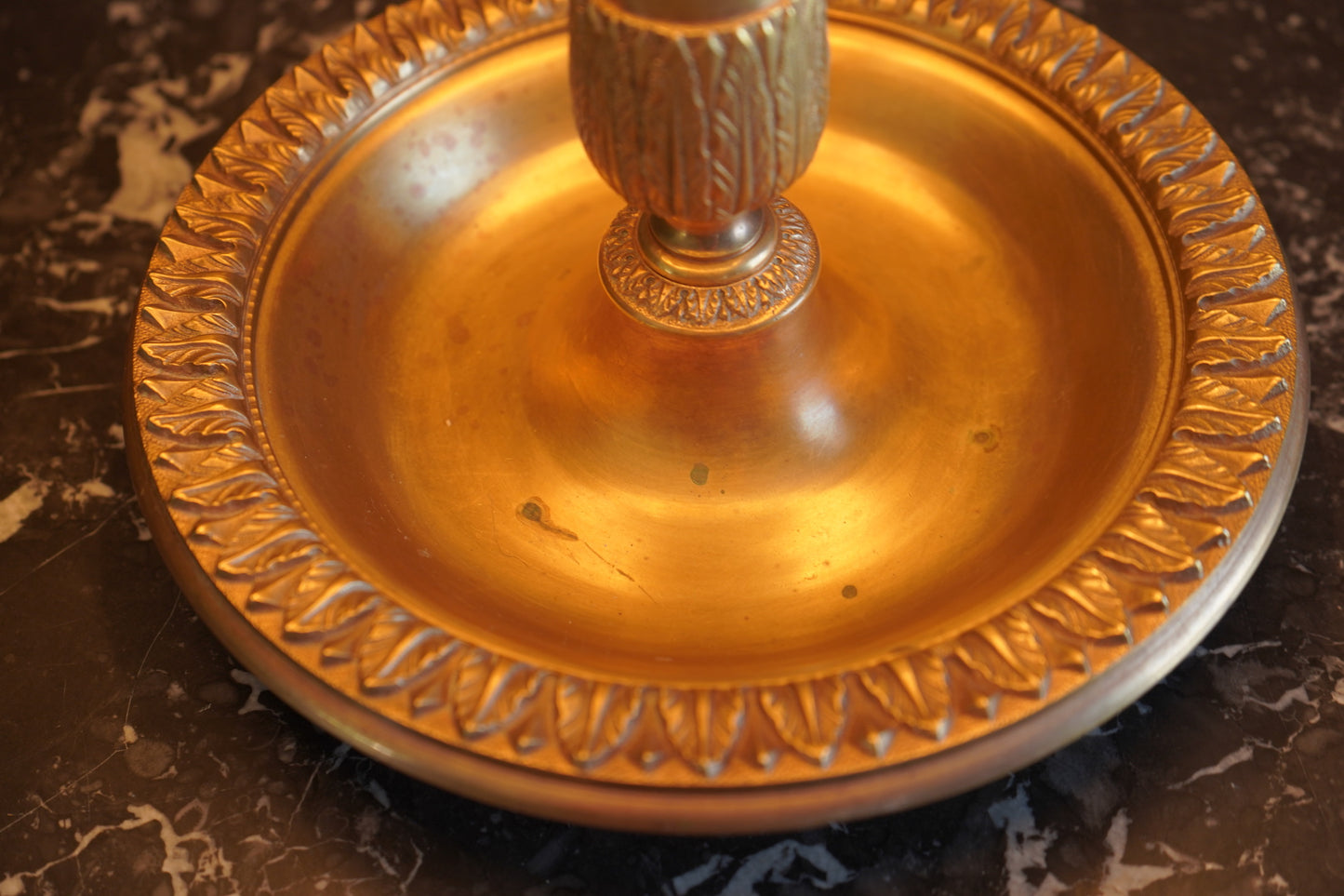 Antique French Bouillotte Lamp with Hand-Painted Tole Shade | Gilt Bronze / Brass Mix, Neoclassical, c.1920