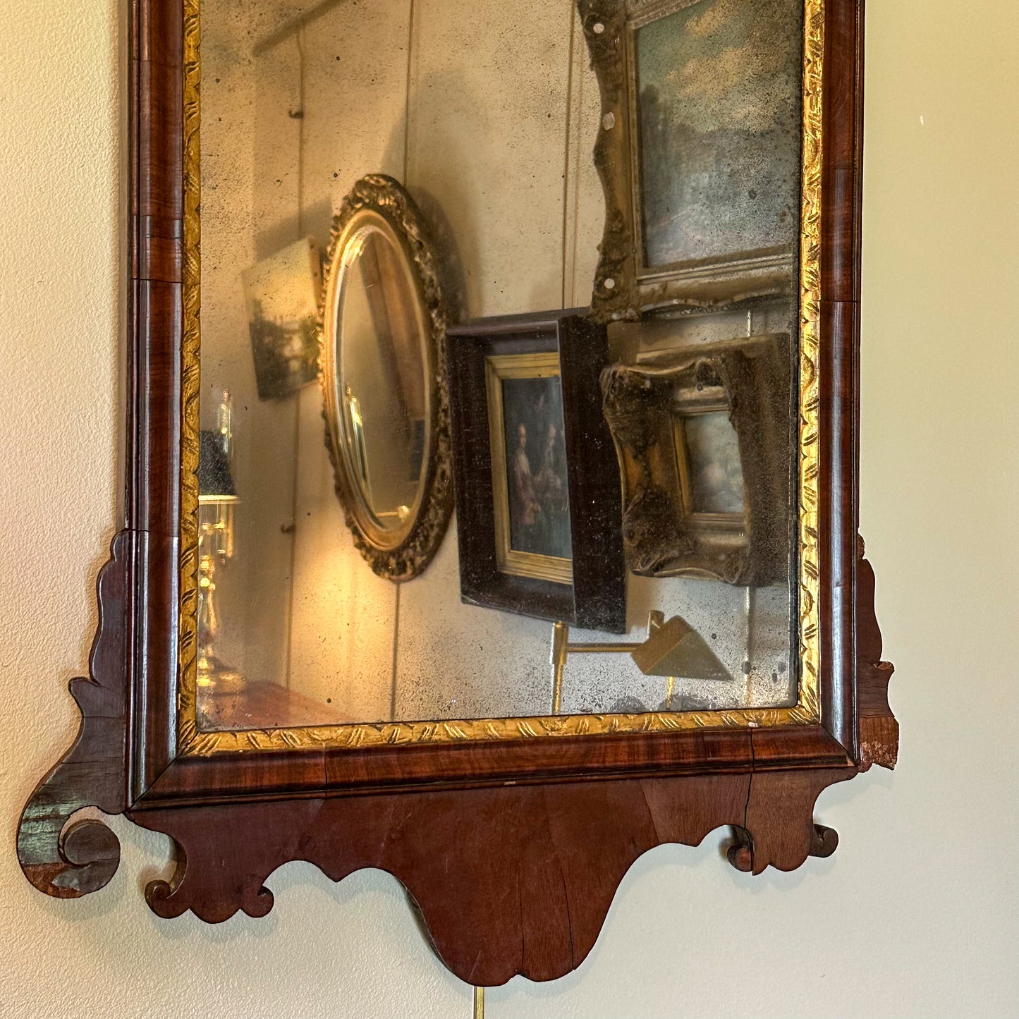 Early 19th Century Federal-Chippendale Style Wall Mirror with Mahogany Veneer and Gilt Details