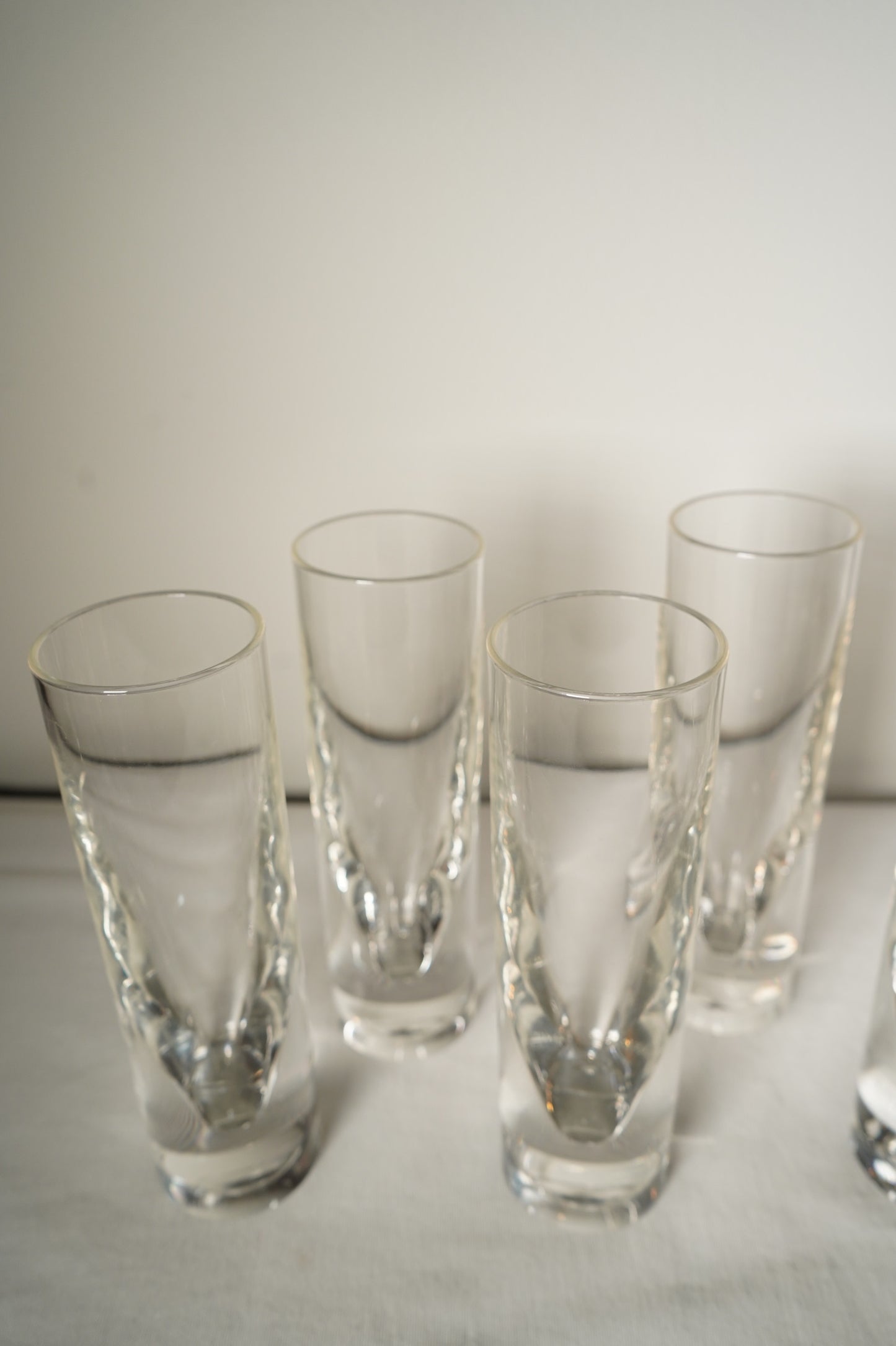 Set of Six 1970s Lucite Sculptural Highball Tumblers, Italian Modernist Style Barware