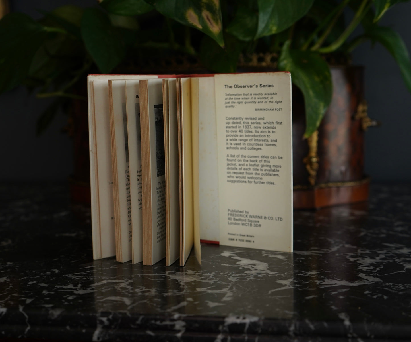 The Observer’s Book of Dogs (1970 Revised Edition) – Frederick Warne Pocket Series No. 8, Illustrated Vintage Dog Breed Guide