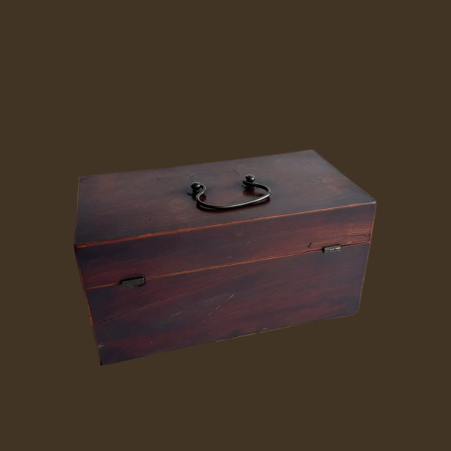 19th Century English Mahogany Tea Caddy with Brass Handle and Bone Keyhole