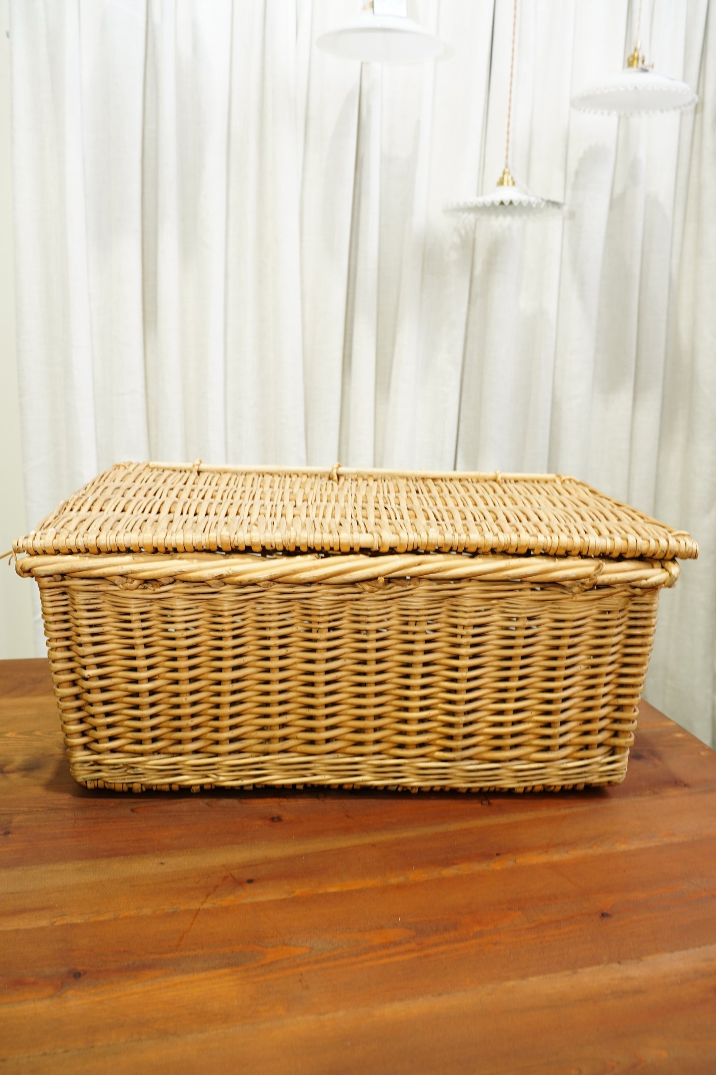 Vintage Wicker Storage Basket with Lid  *as-is*