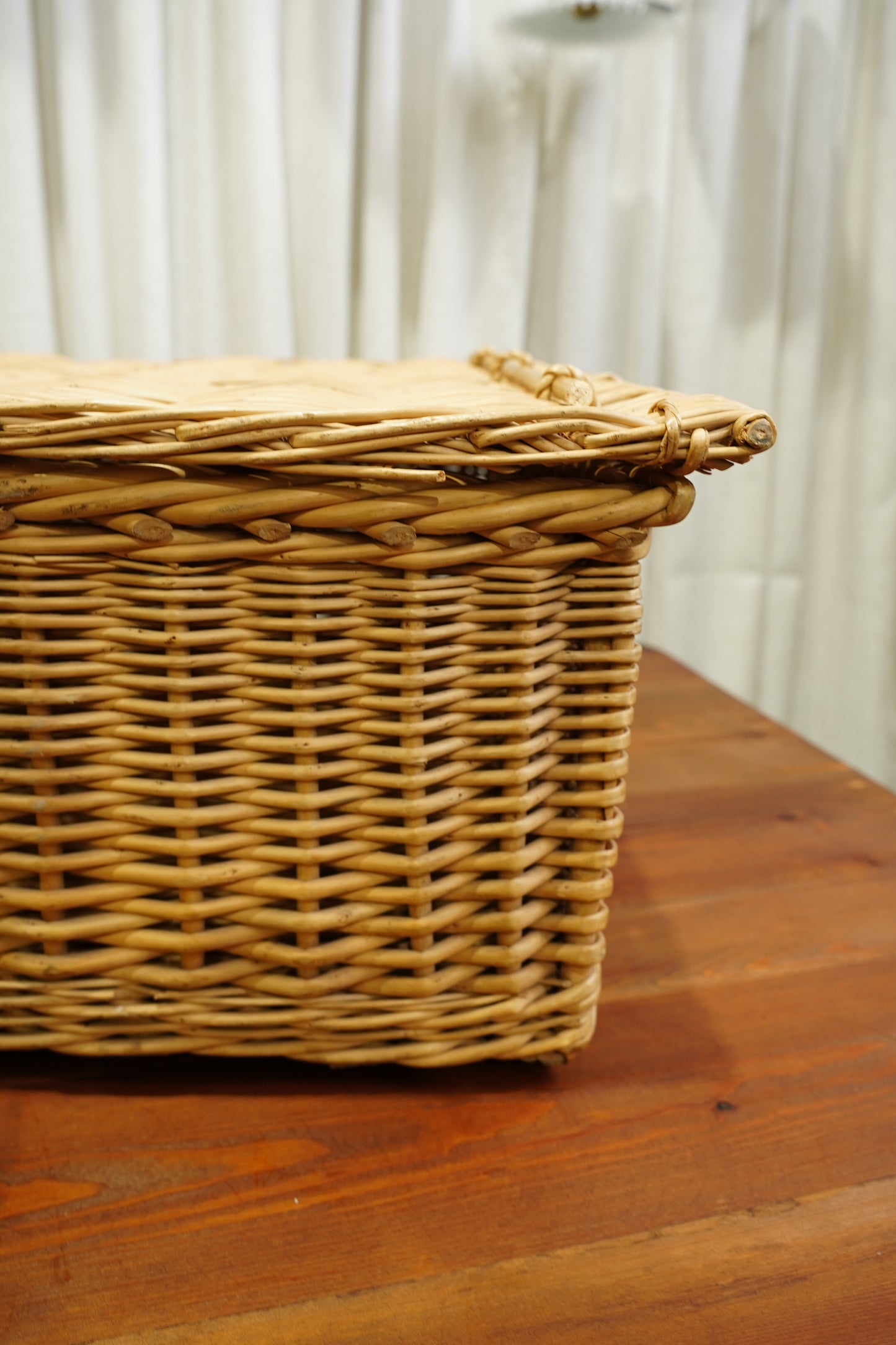 Vintage Wicker Storage Basket with Lid  *as-is*