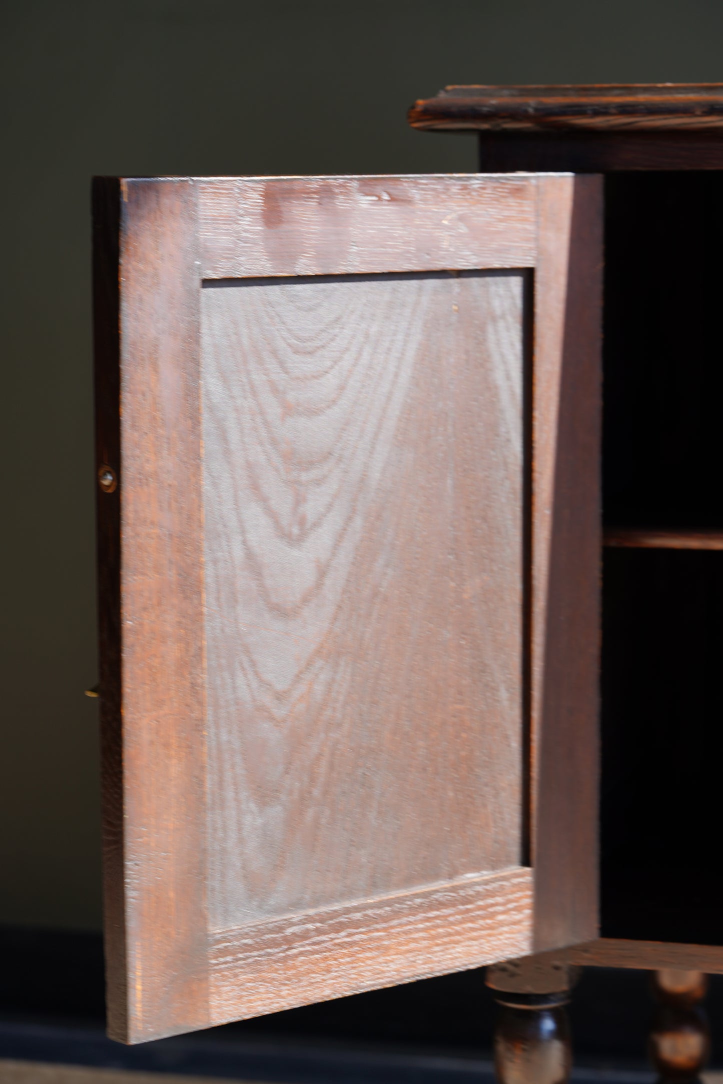 Antique English Oak Sideboard with Bobbin Legs