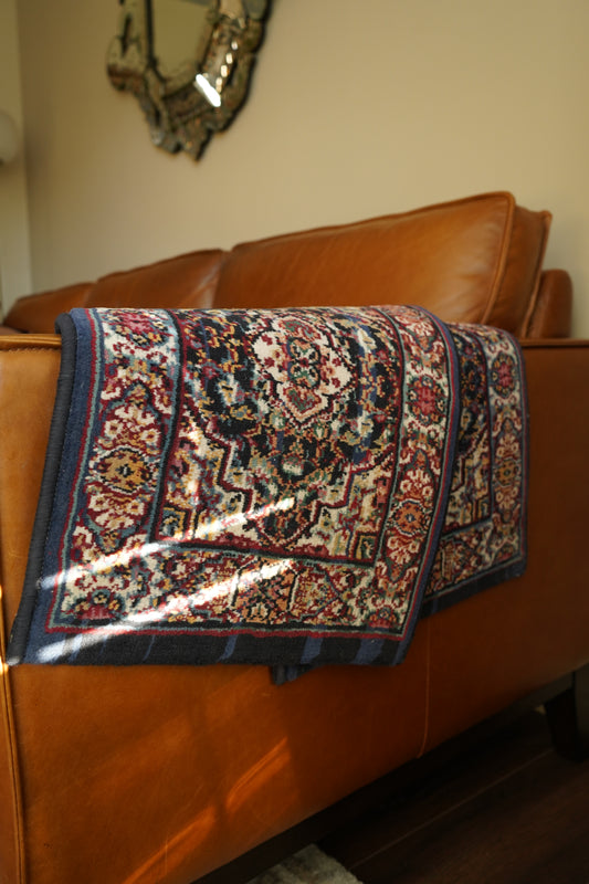 Small Blue Persian Style Rug, 20" x 15.5"