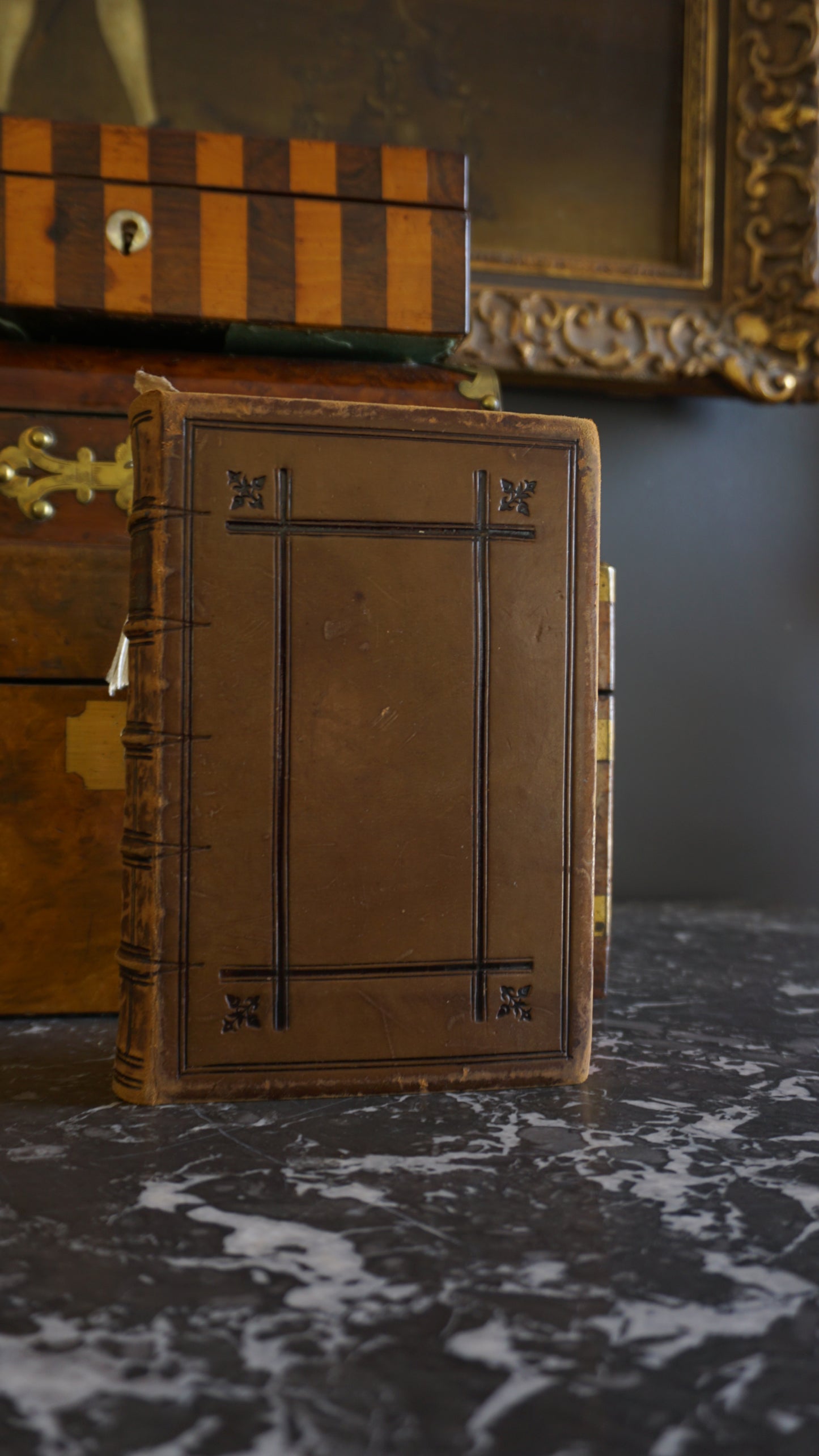 1893 " A Smaller Dictionary of the Bible " Light Brown Full Leather Book